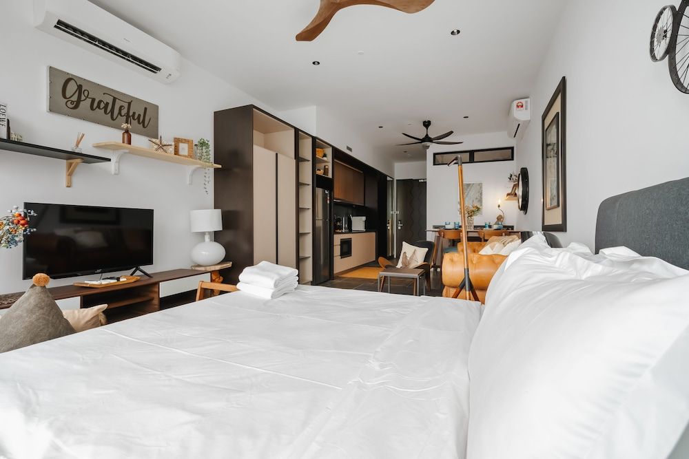 undefined Scarletz KLCC Apartments By Soulasia 7