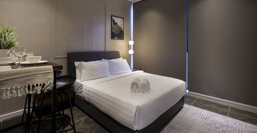 undefined Scarletz Suites by Five senses