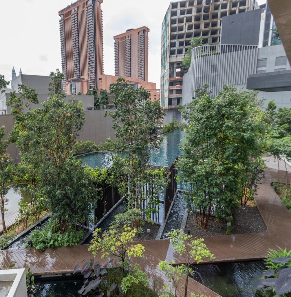 undefined Lucentia Residence BBCC By Bedstay 3