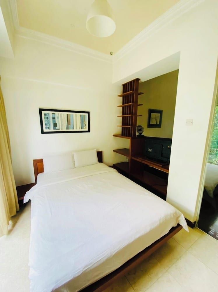 Peninsula Residents All Suite Basic Double or Twin Room 4