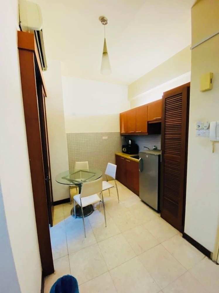 Peninsula Residents All Suite Basic Double or Twin Room 9