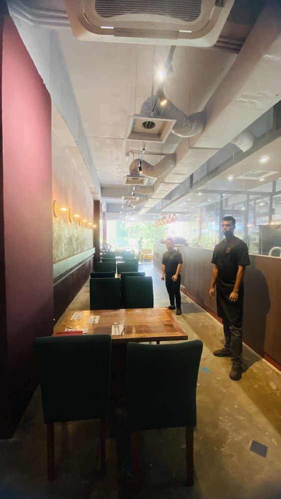 undefined Peninsula Residents All Suite 7