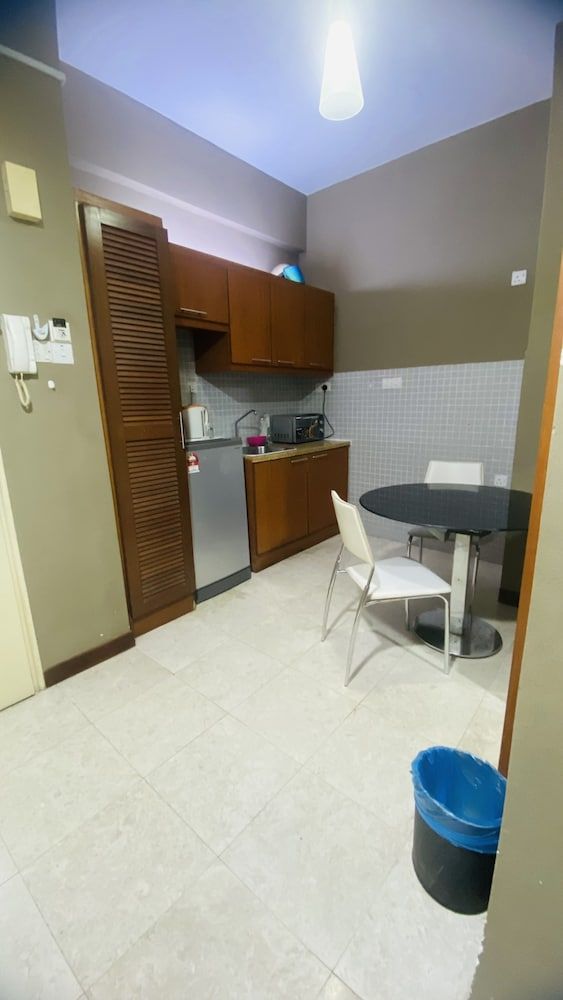 undefined Peninsula Residents All Suite 5