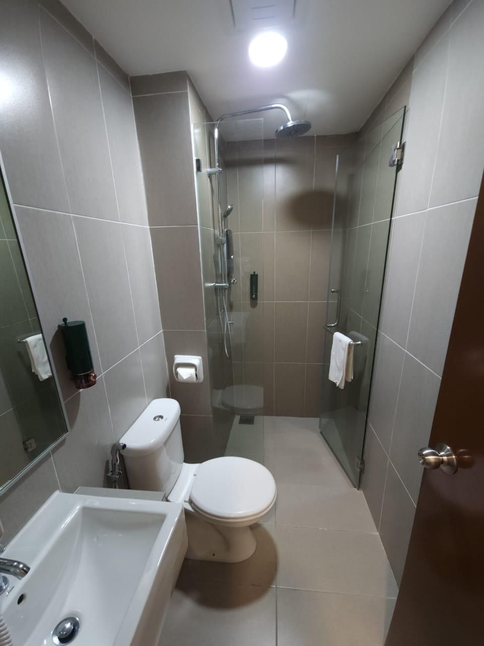 Standard Queen Without Window