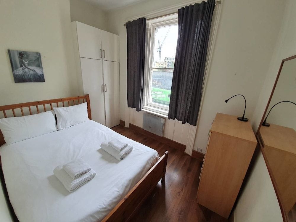 undefined Victorian House 2 Bed 2 Bath Next to Barbican Tube 8