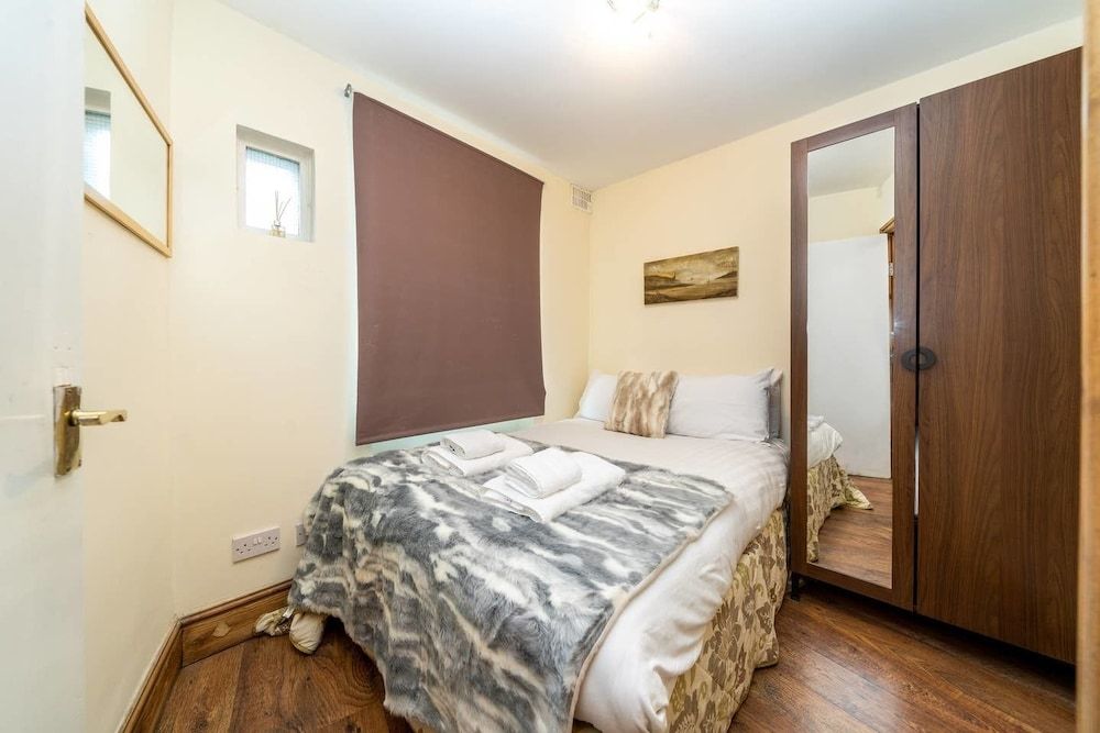 undefined Victorian House 2 Bed 2 Bath Next to Barbican Tube 9