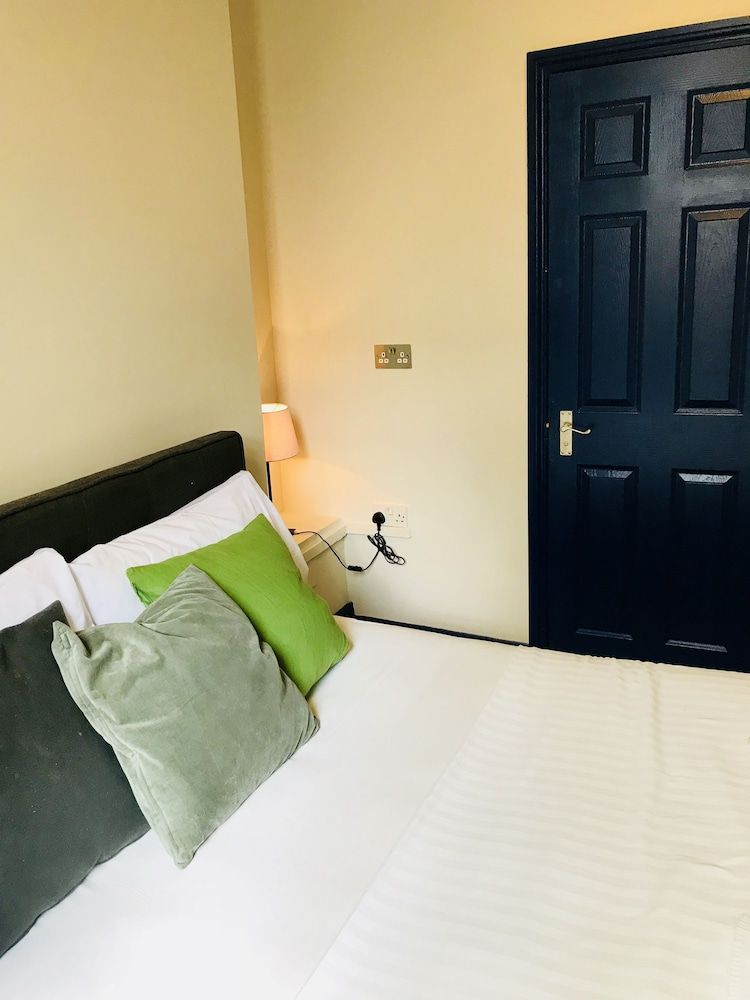 35 Swinton Street Apartment, Ground Floor 3