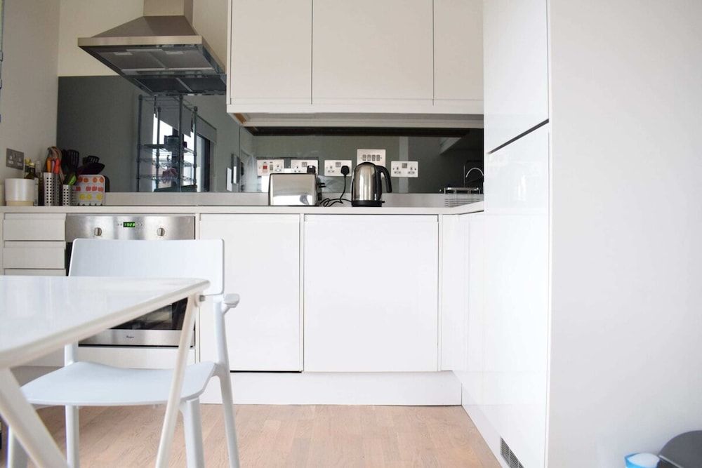 undefined Bright 1 Bedroom Flat in North London With Balcony 4