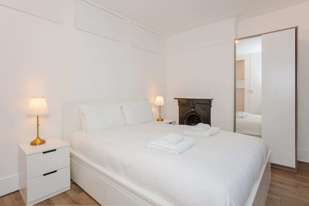 undefined Mountgrove Road Spacious 2 Bedroom Flat 6