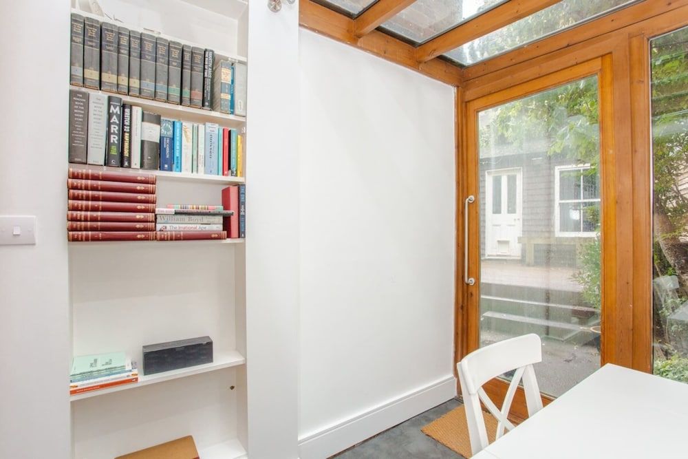 undefined Mountgrove Road Spacious 2 Bedroom Flat 4