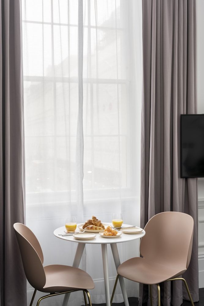 The Moorgate by Cove Standard Studio 15