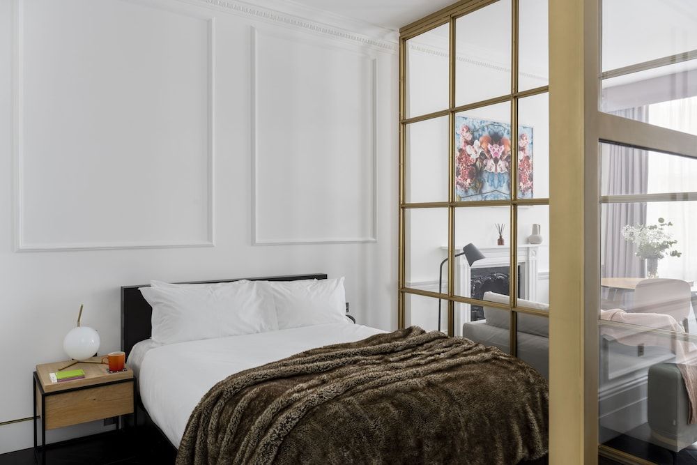 The Moorgate by Cove Large Studio Apartment