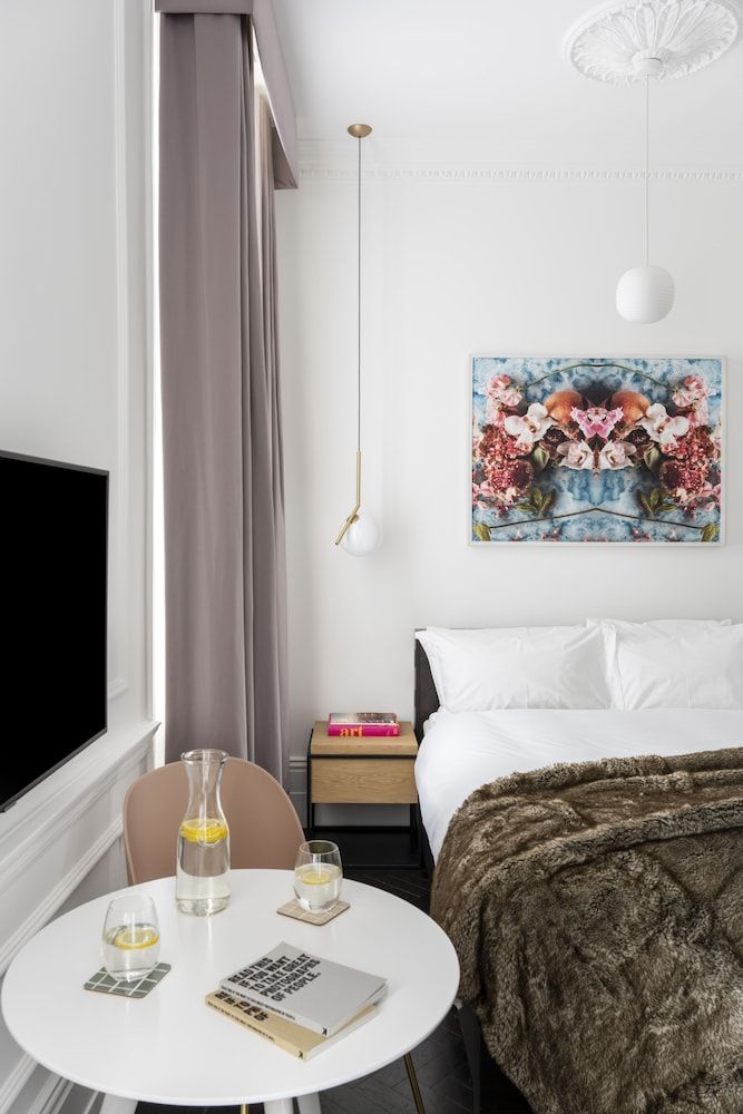 The Moorgate by Cove Large Studio Apartment 8