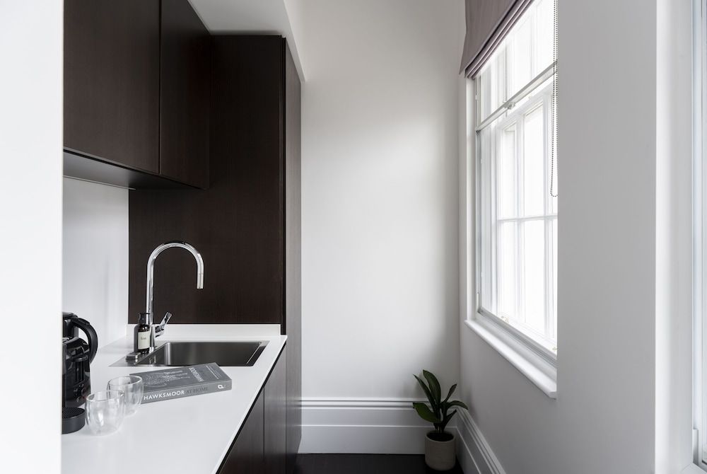 The Moorgate by Cove Large Studio Apartment 11