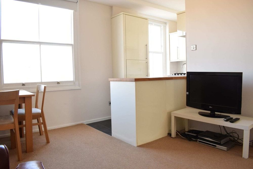 undefined Bright 2 Bedroom Flat - Short Walk to Notting Hill 6