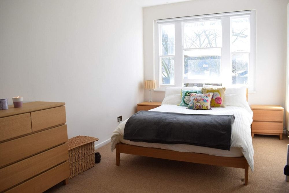 undefined Bright 2 Bedroom Flat - Short Walk to Notting Hill 2