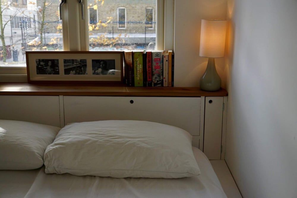 undefined Beautiful Canalside 1-bedroom Flat With Terrace