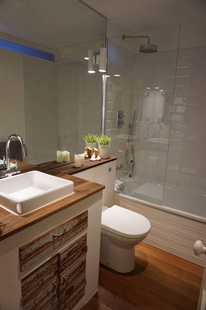 Beautiful Canalside 1-bedroom Flat With Terrace Apartment (1 Bedroom) 11