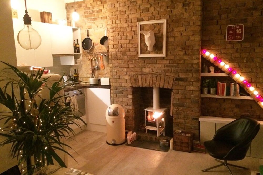 Beautiful Canalside 1-bedroom Flat With Terrace Apartment (1 Bedroom) 14