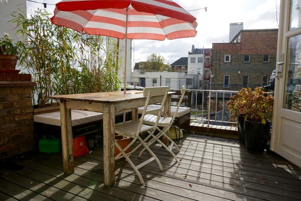 Beautiful Canalside 1-bedroom Flat With Terrace Apartment (1 Bedroom) 6