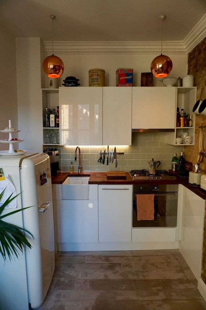 undefined Beautiful Canalside 1-bedroom Flat With Terrace 3