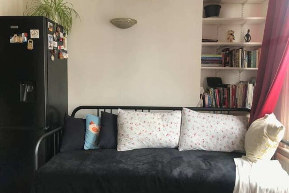 undefined Lovely Victorian Flat for 6 in Stoke Newington 10