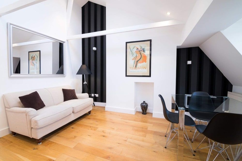 undefined Contemporary 1 Bedroom Flat in Fulham near The Thames 9