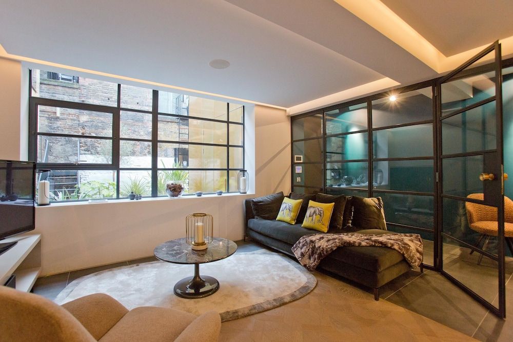 undefined Luxury Royalty Mews 5