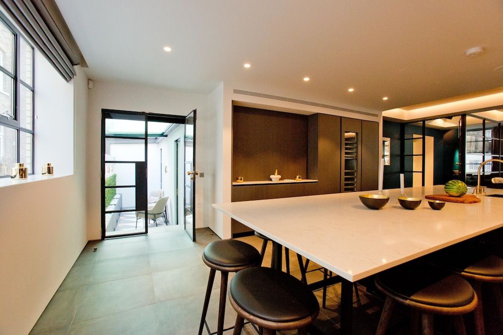 undefined Luxury Royalty Mews 7