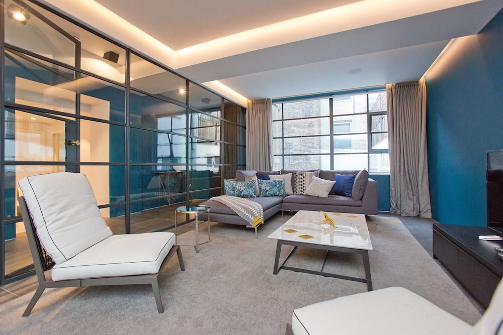 Luxury Royalty Mews Luxury Apartment, 3 Bedrooms 3