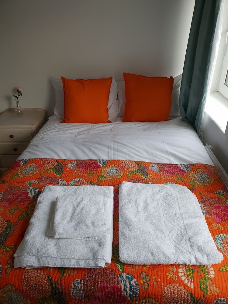 undefined Friendly Place 7