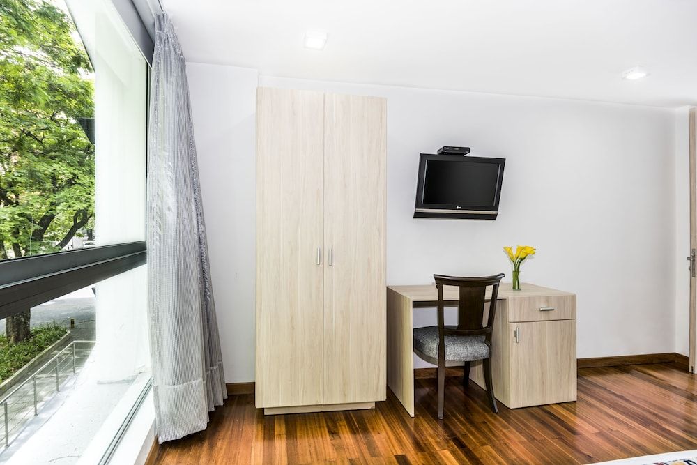 Hotel Asturias Medellin Junior Room, 1 Queen Bed 3