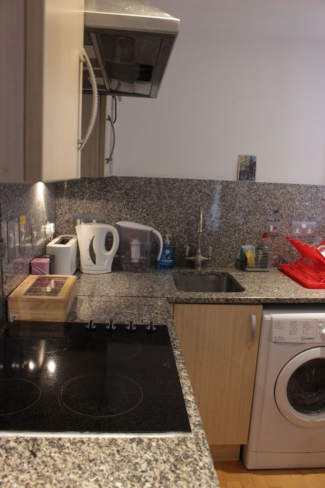 Tower Hill Studio Appartment Family Studio, Multiple Beds, Non Smoking, Kitchen 12