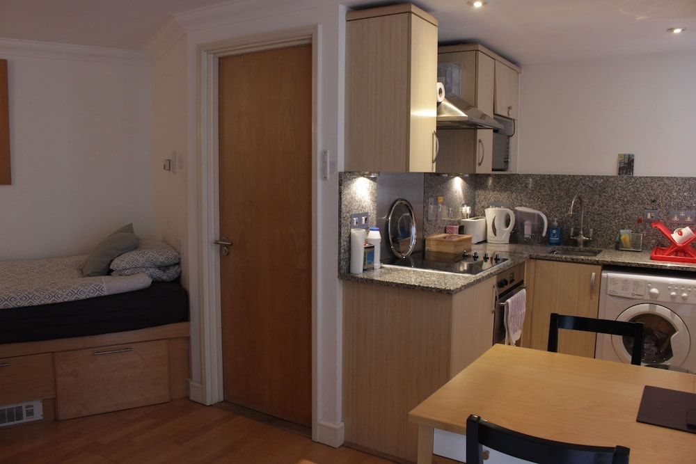 Tower Hill Studio Appartment Family Studio, Multiple Beds, Non Smoking, Kitchen 19