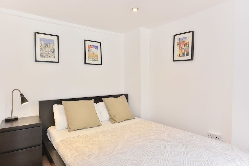 undefined London Eye Apartments 6