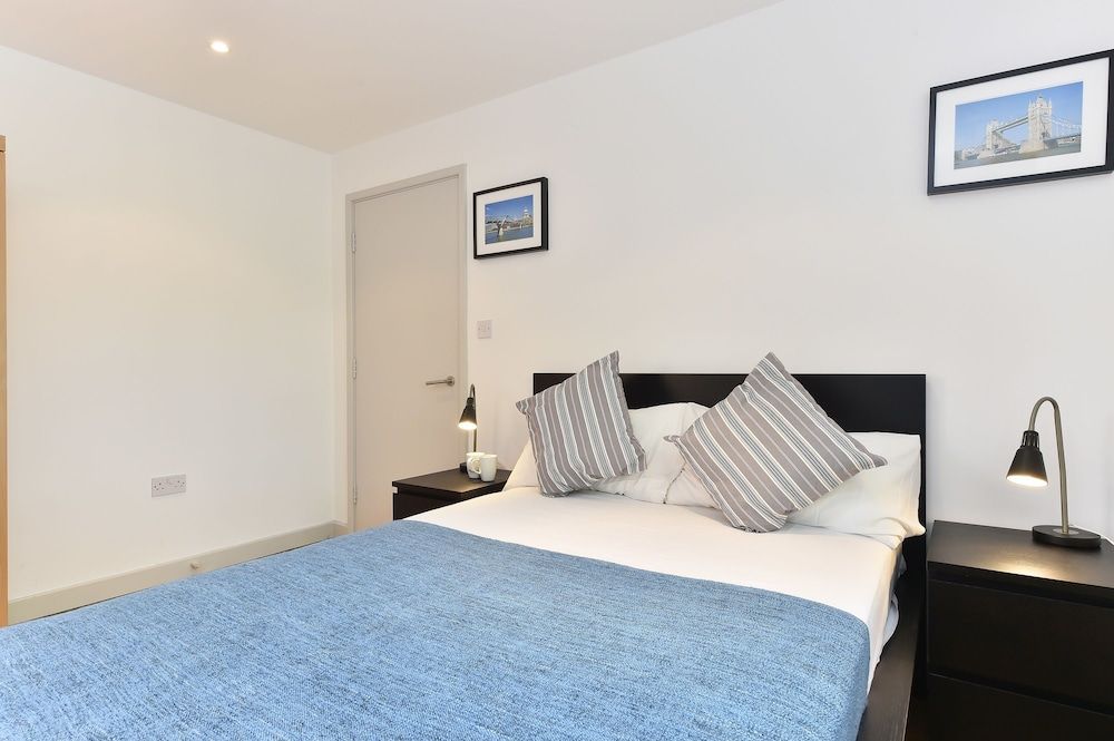 undefined London Eye Apartments 5