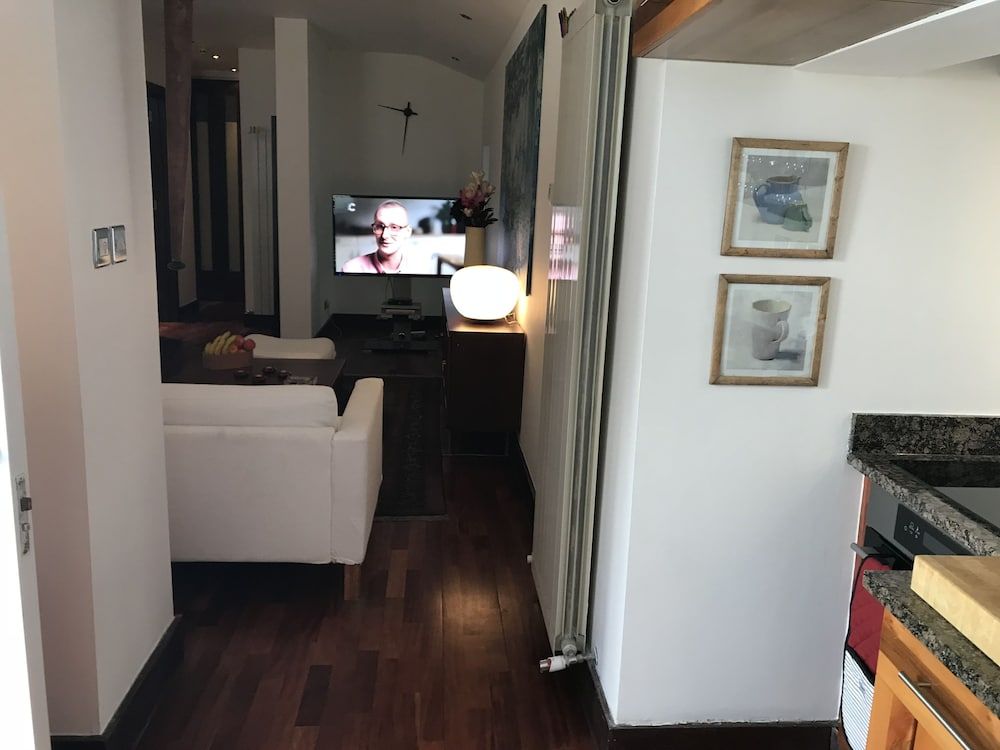 undefined Luxury Kensington Apartment W8 3