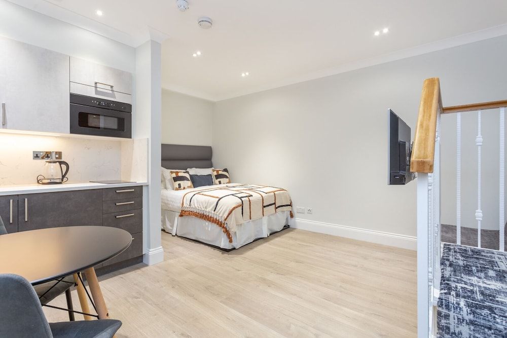 undefined Alexander Apartments 5