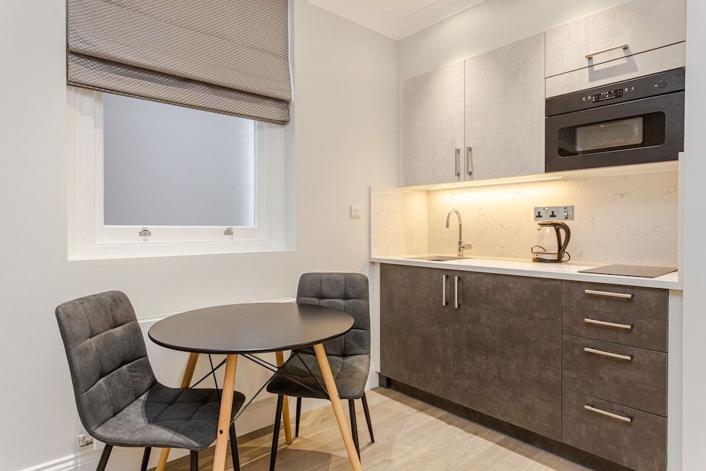 undefined Alexander Apartments 6