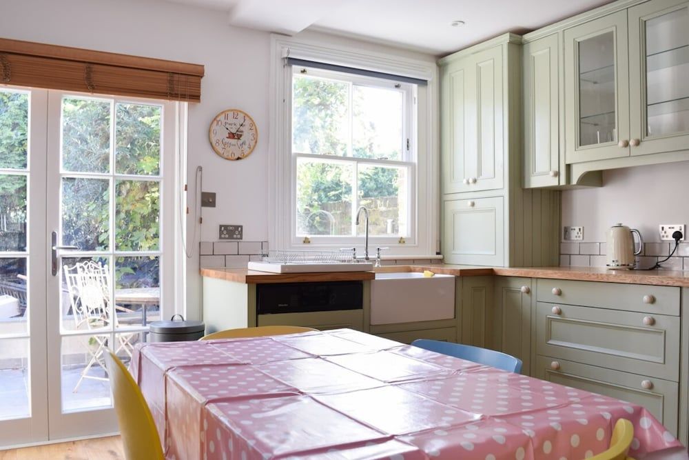 undefined Charming 3-bedroom Garden Flat In Edwardian Terrace 10