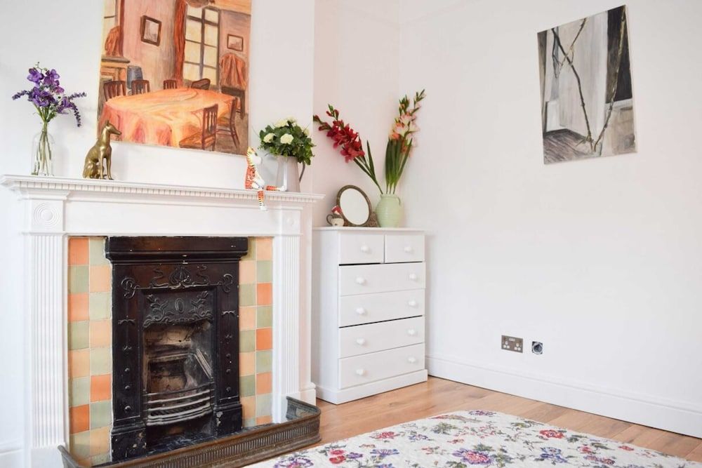 undefined Charming 3-bedroom Garden Flat In Edwardian Terrace 4