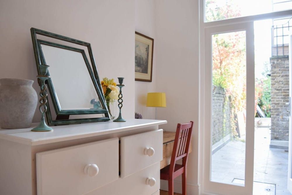 undefined Charming 3-bedroom Garden Flat In Edwardian Terrace 5