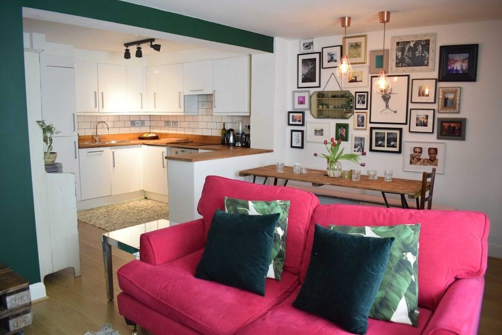 undefined Stylish Cozy Apartment near Trendy Shepherd's Bush 7