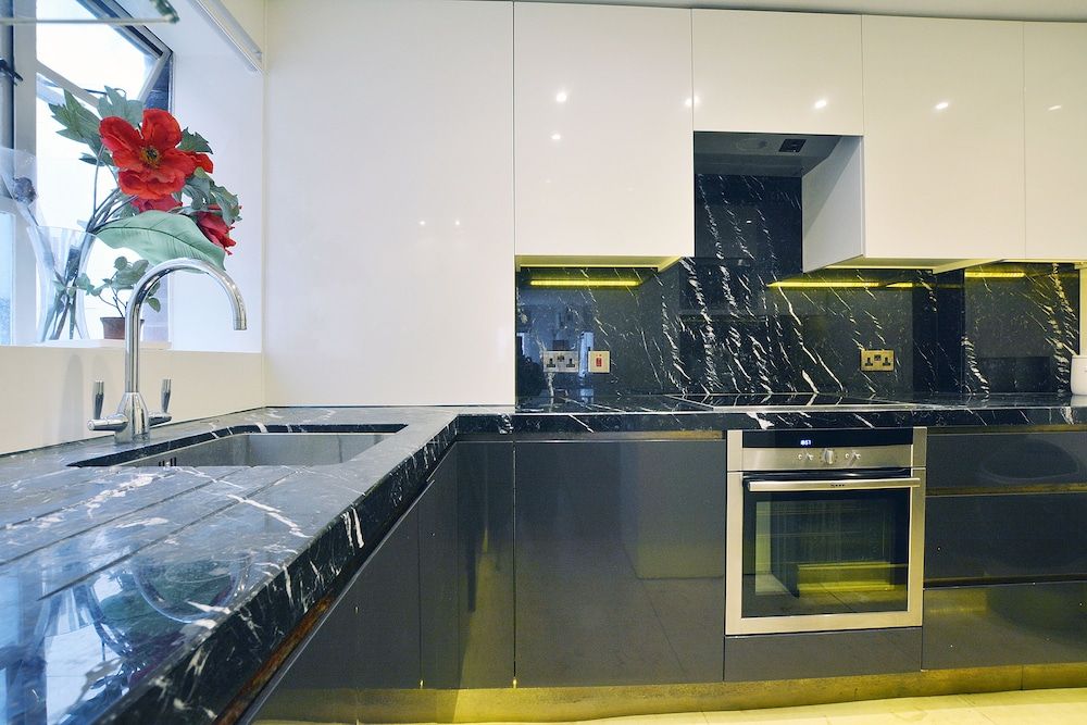 undefined Hans Crescent Apartment 10