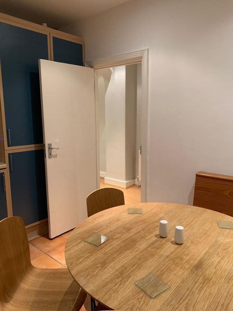 Hans Crescent Apartment Basic Apartment, 2 Queen Beds, Non Smoking, City View 19