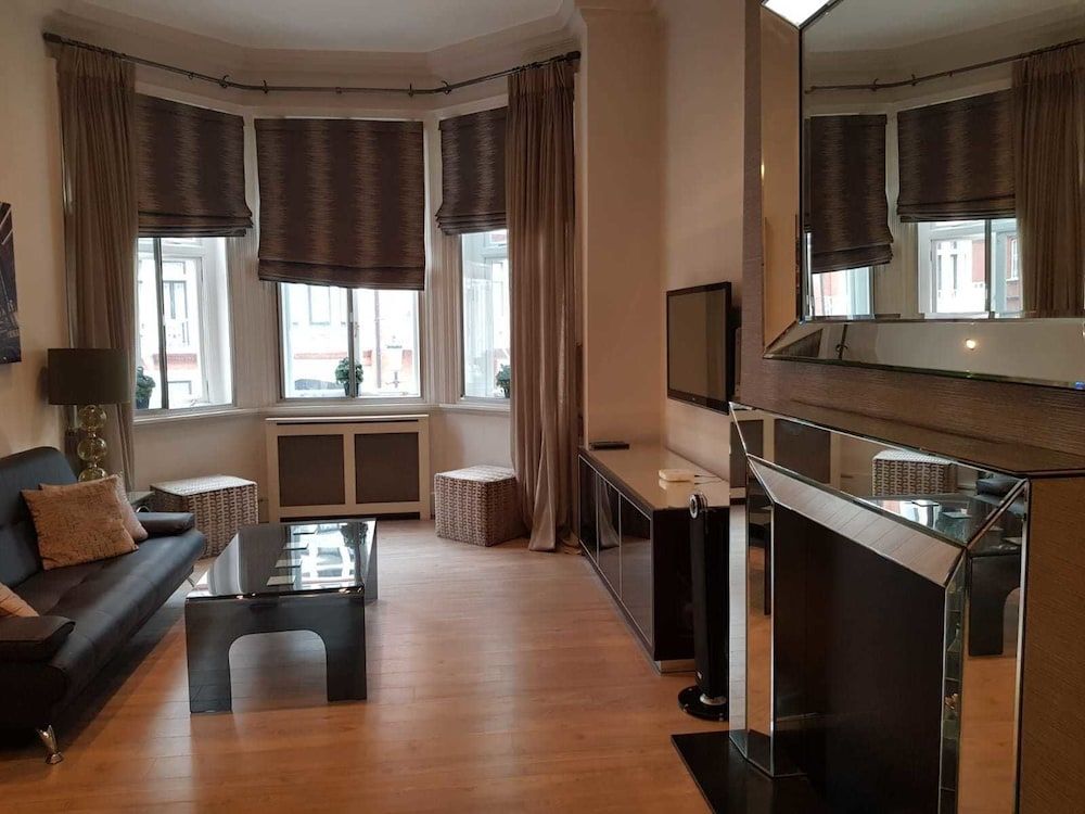 Hans Crescent Apartment City Apartment, 1 Queen Bed, City View 10