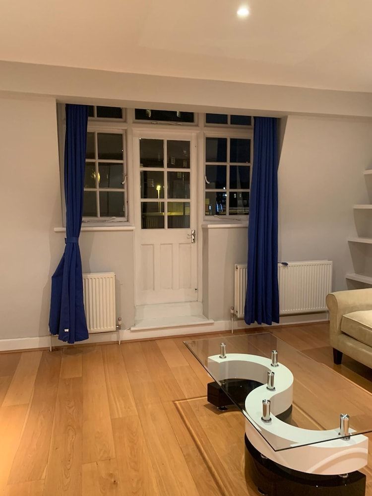 undefined Hans Crescent Apartment 2