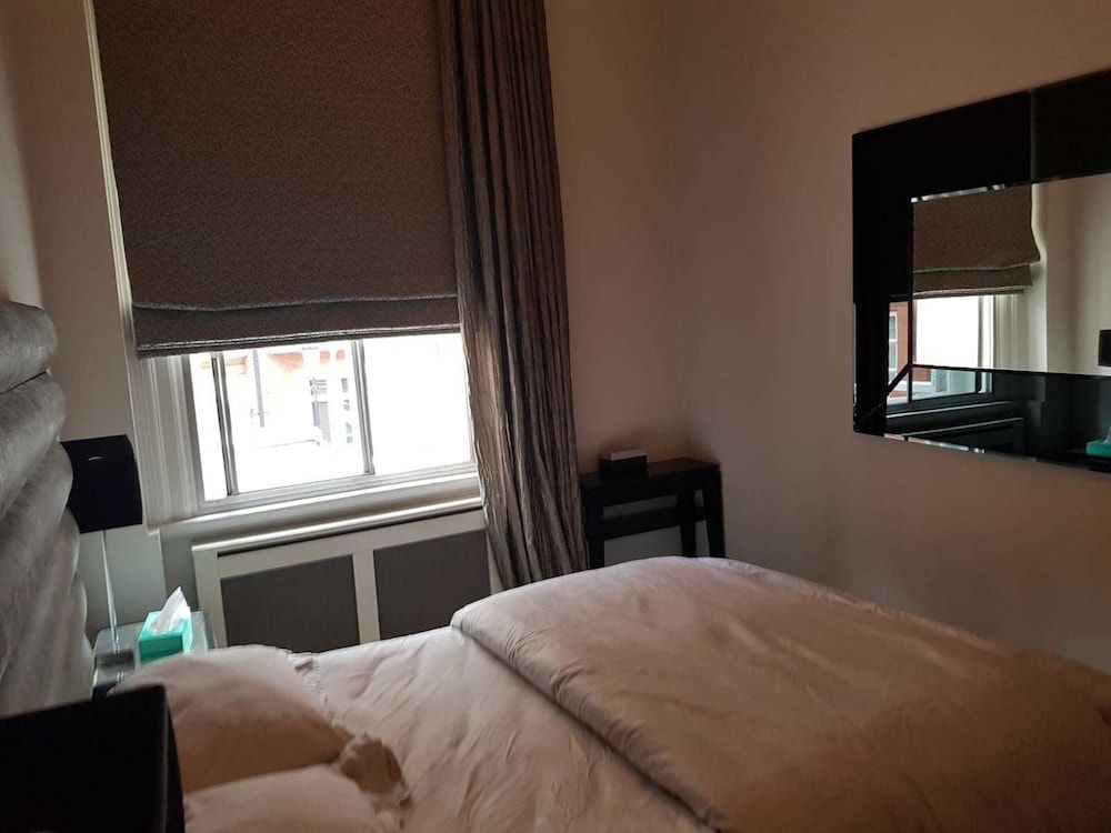 Hans Crescent Apartment City Apartment, 1 Queen Bed, City View 2