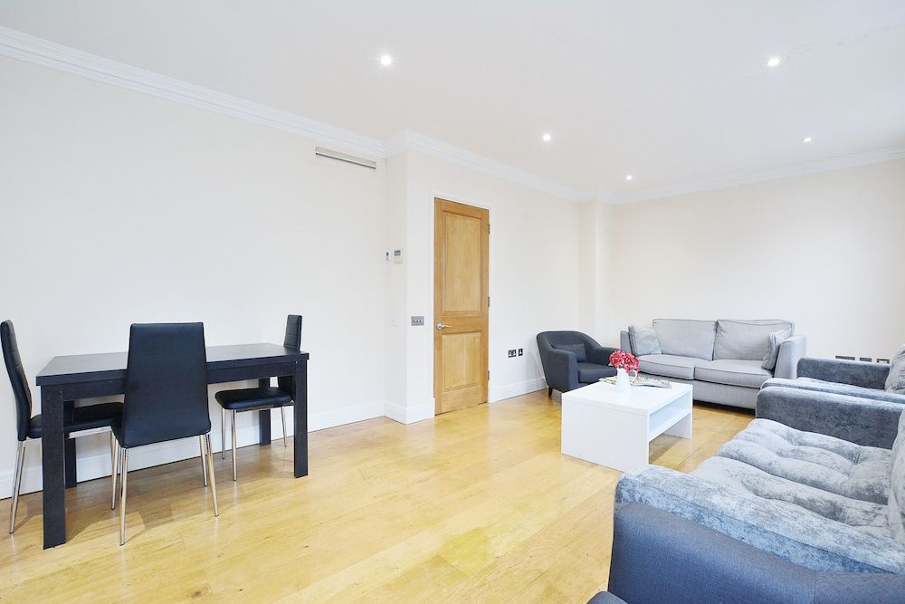 William Mews Townhouse Basic Apartment, 2 Bedrooms, City View 6