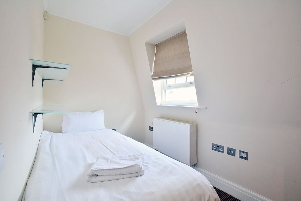 undefined William Mews Townhouse 8